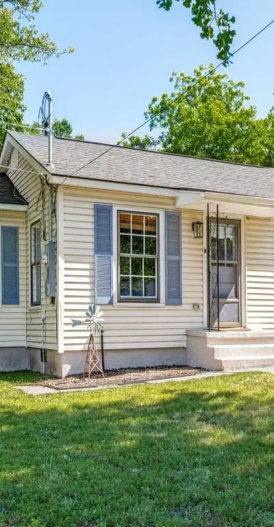 1109 W Hanna Street, Denison TX 75020 - Photo 2