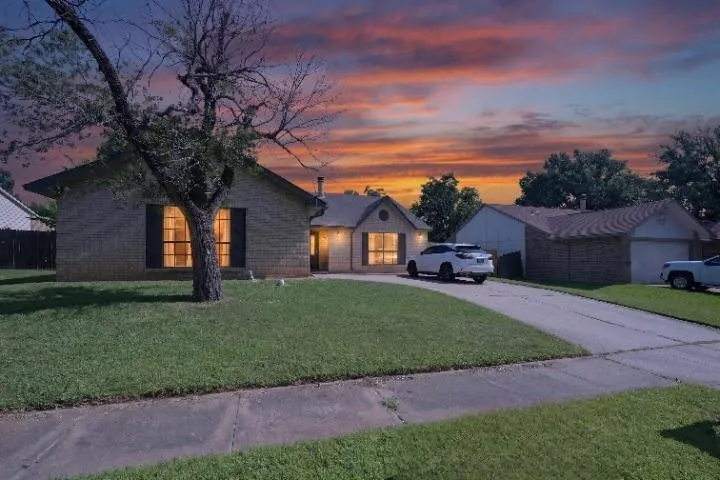 3825 Hackberry Lane, Bedford TX 76021