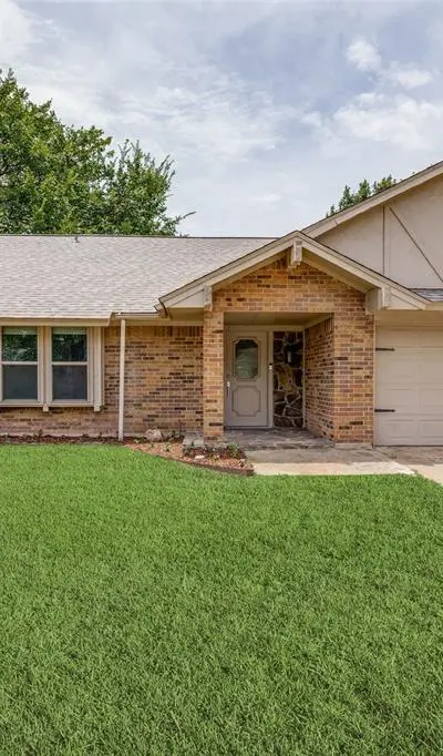 3305 Wayland Drive, Fort Worth TX 76133 - Photo 2
