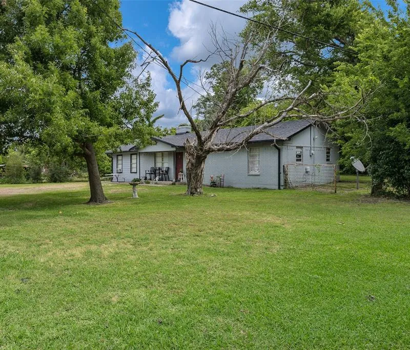 101 Smackover, Kemp TX 75143