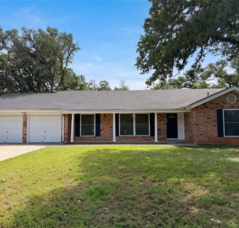 7928 Ella Young Drive, Lakeside TX 76135