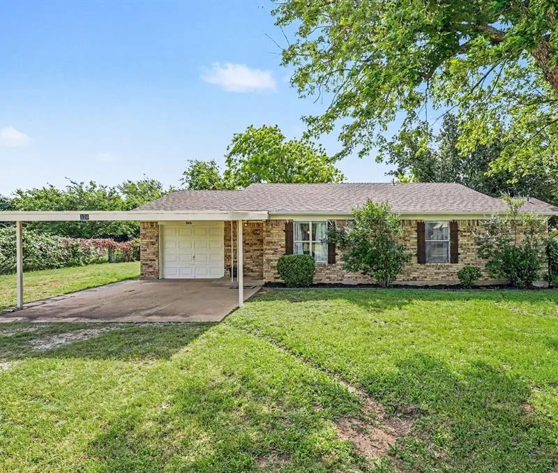 324 Ashwood Street, Azle TX 76020