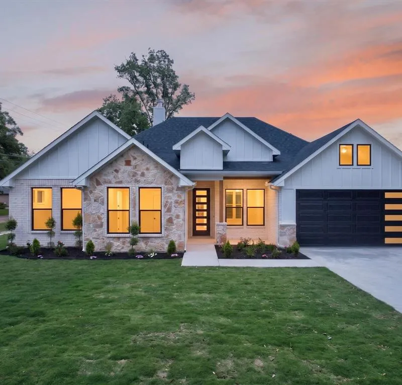 120 Springwood Road, Enchanted Oaks TX 75156