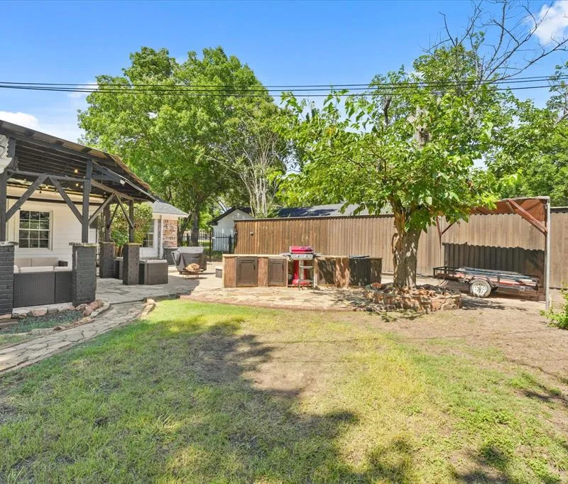 2795 Beechmont Drive, Dallas TX 75228