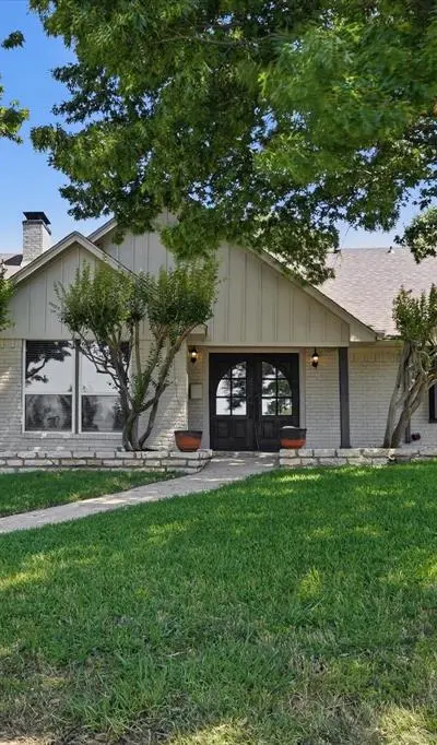 2625 Ramblewood Drive, Carrollton TX 75006 - Photo 5