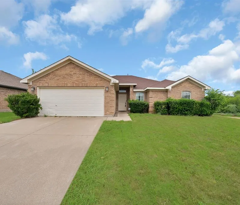 1631 Mt Zion Drive, Arlington TX 76018