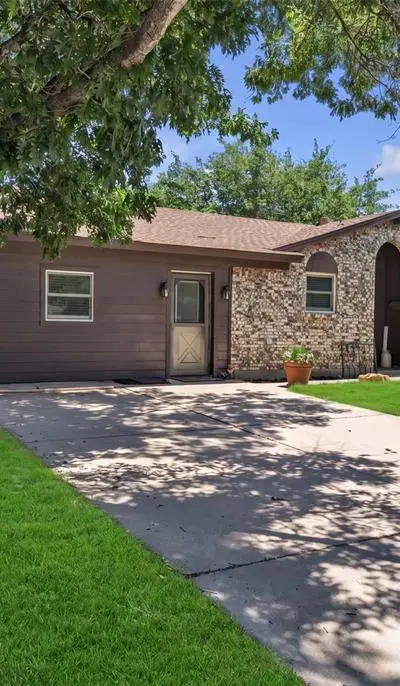 453 Irene Street, Burleson TX 76028 - Photo 2