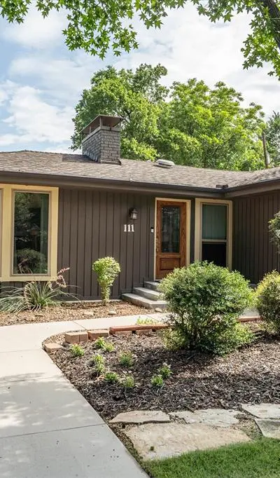111 N Clearwater Drive, Highland Village TX 75077 - Photo 2