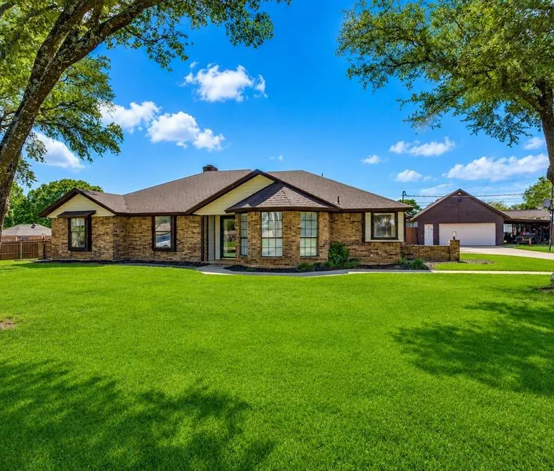 2721 N Hills Terrace, Keene TX 76031