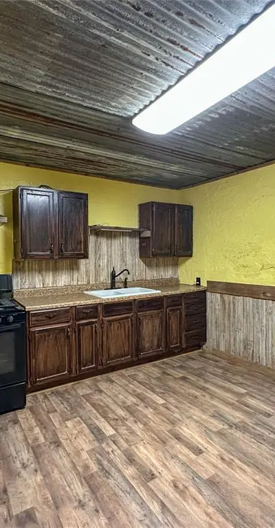 606 Lilly Street, Cleburne TX 76033 - Photo 3