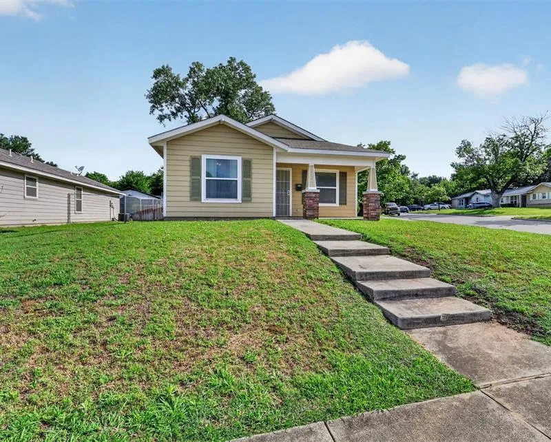 4421 E Kellis Street, Fort Worth TX 76119