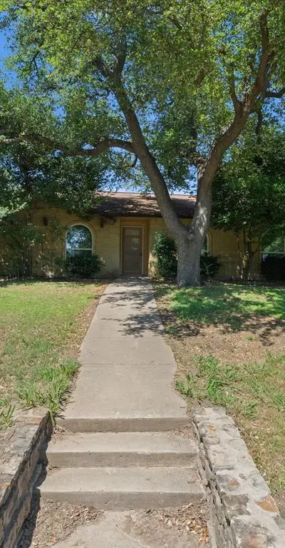 2039 Chestnut Road, Carrollton TX 75007 - Photo 2