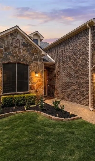 8421 La Fontaine Drive, North Richland Hills TX 76182