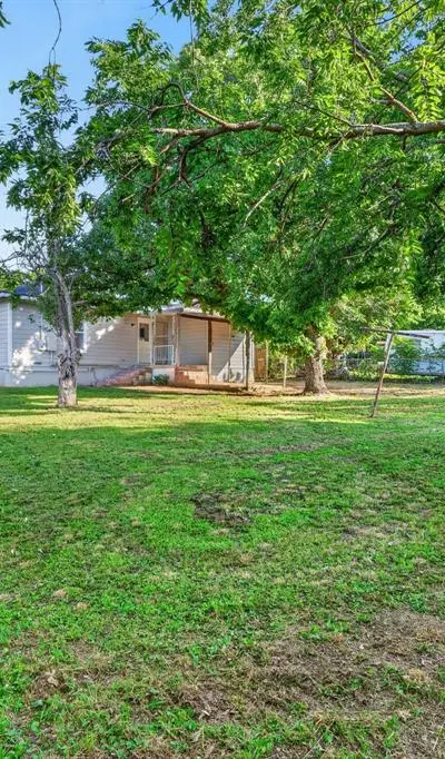 2006 SE 20th Street, Mineral Wells TX 76067 - Photo 2