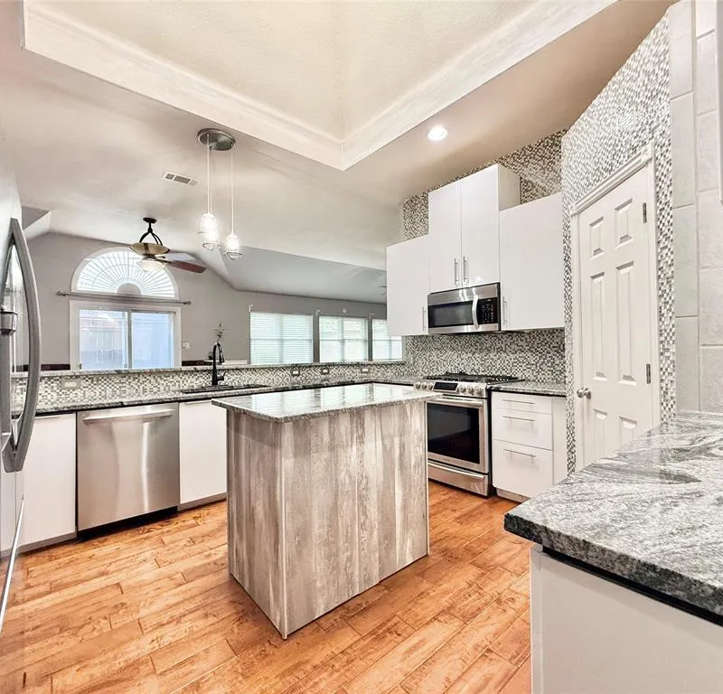 10123 Andre Drive, Irving TX 75063