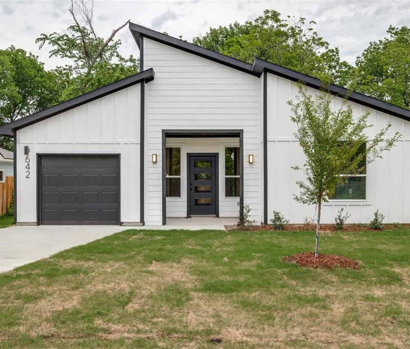 642 Bethpage Avenue, Dallas TX 75217