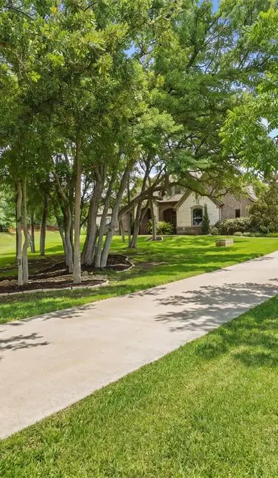 10512 Estancia Court, Fort Worth TX 76108 - Photo 2