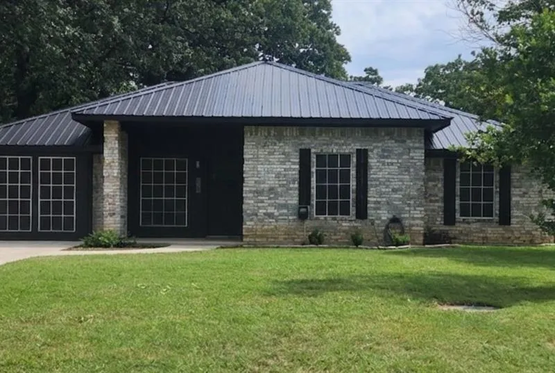 202 Creekstone Court, Seagoville TX 75159