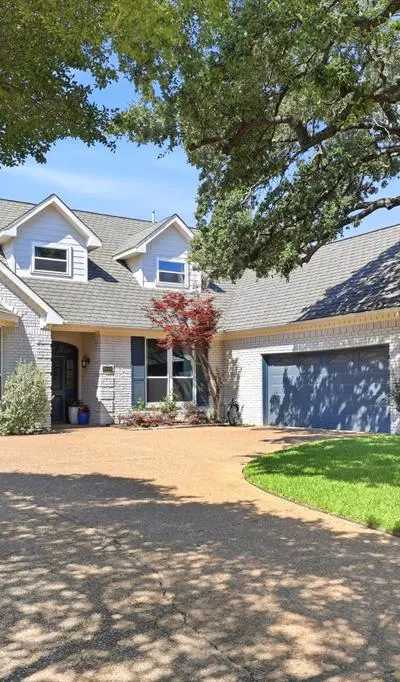 8814 Sanshire Avenue, Dallas TX 75231 - Photo 2