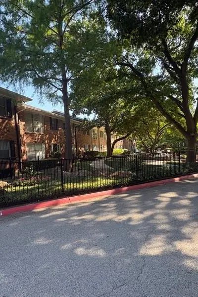 3016 Mahanna Springs Drive # C, Dallas TX 75235