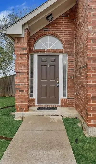1372 Mae Drive, Carrollton TX 75007 - Photo 3