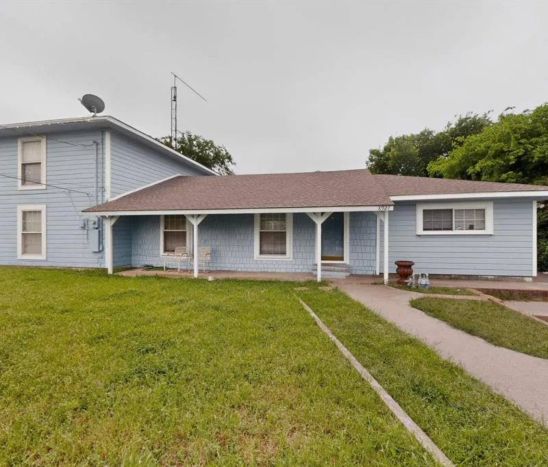 8927 Beckley View Avenue, Dallas TX 75232