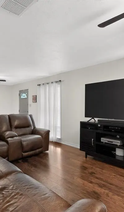 8927 Beckley View Avenue, Dallas TX 75232 - Photo 2