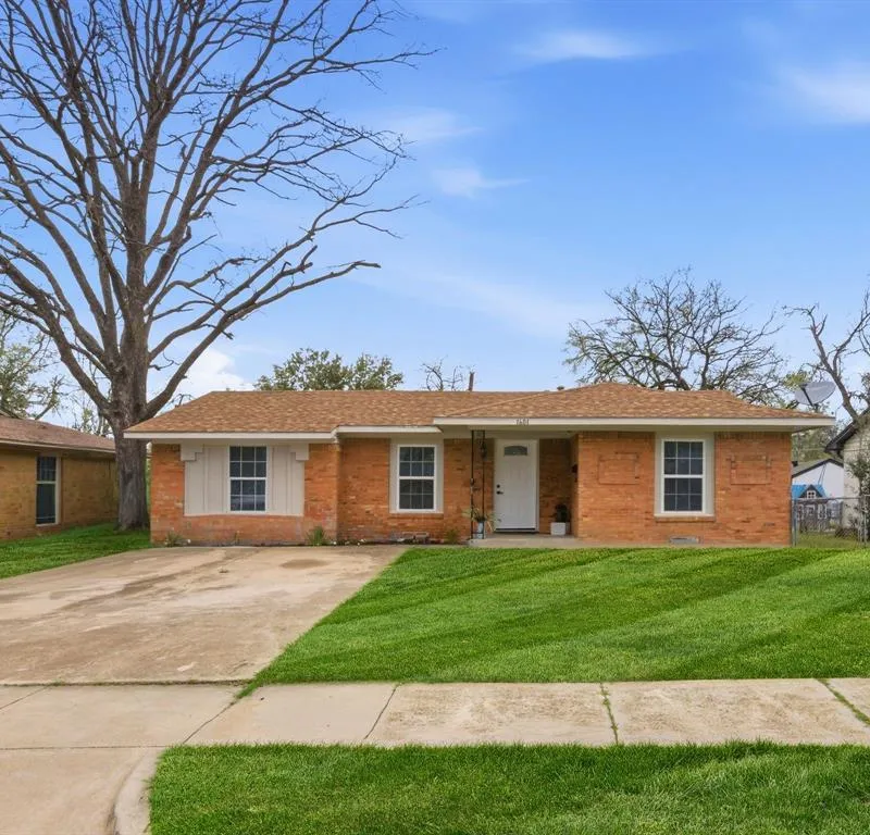 1601 Crestridge Drive, Mesquite TX 75149