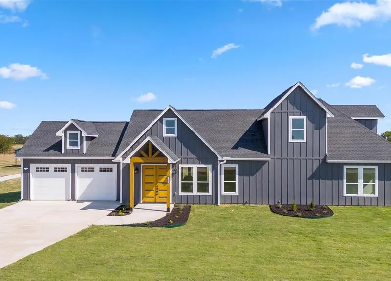 1561 Dixie Estates Way, Whitesboro TX 76273