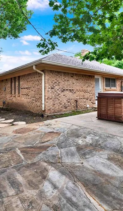 16801 Thomas Chapel Drive, Dallas TX 75248 - Photo 3
