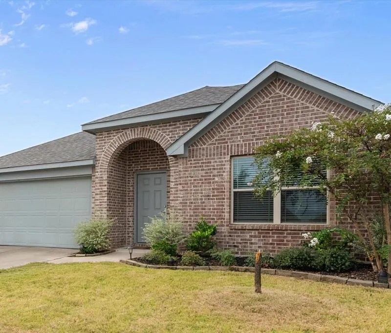 1100 Nighthawk Trail, Alvarado TX 76009