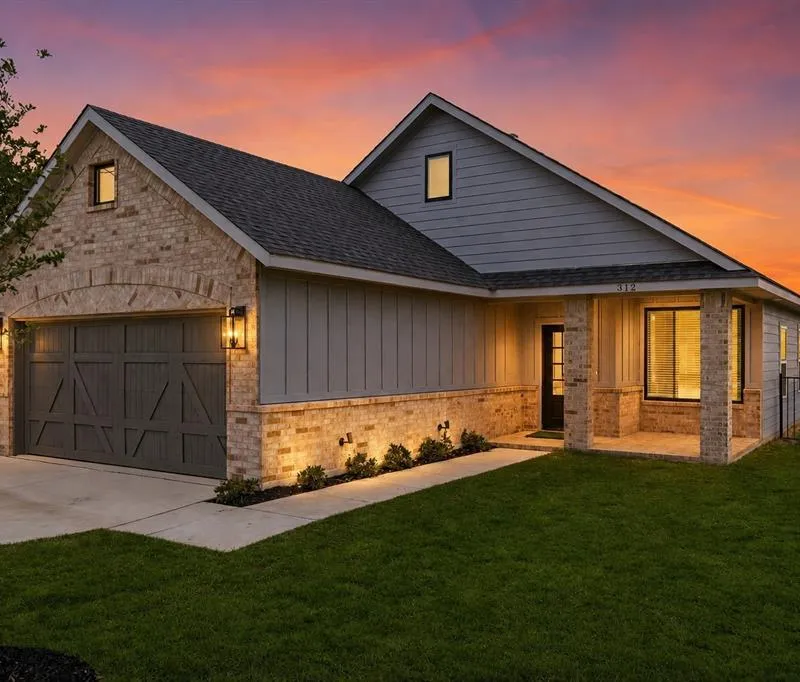 312 3rd Street, Hillsboro TX 76645