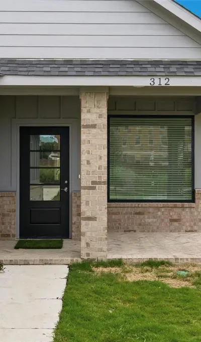 312 3rd Street, Hillsboro TX 76645 - Photo 2