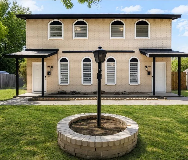2406 Hollandale Circle, Arlington TX 76010