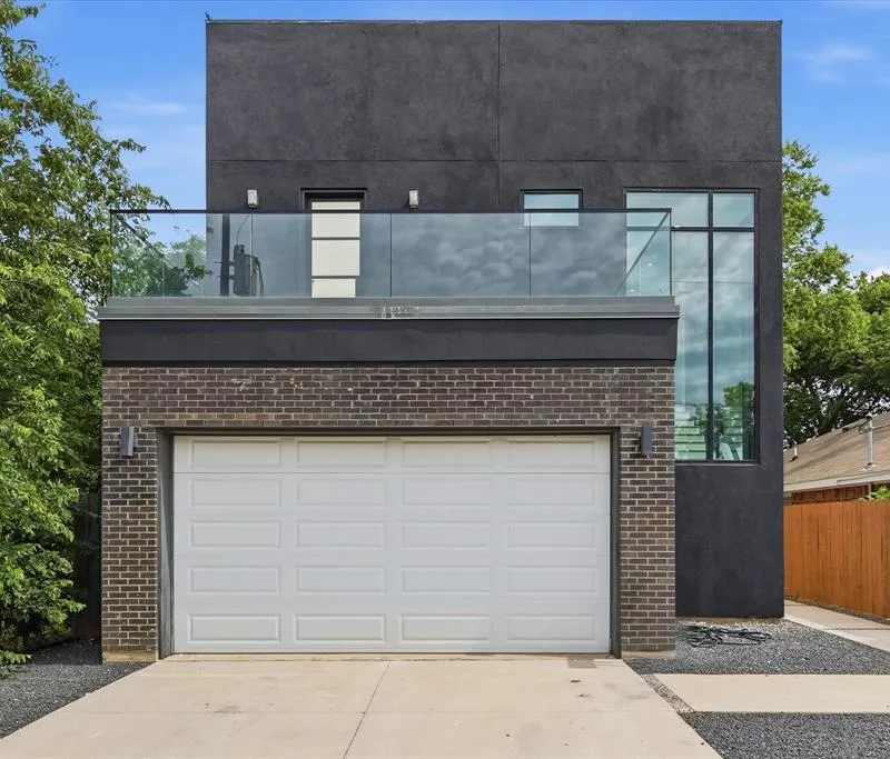 2021 Dennison Street, Dallas TX 75212