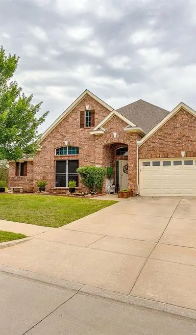 1316 Meadowlakes, Azle TX 76020 - Photo 2