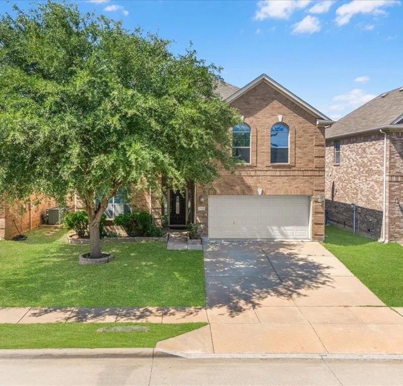 1725 Birds Eye Road, Fort Worth TX 76177