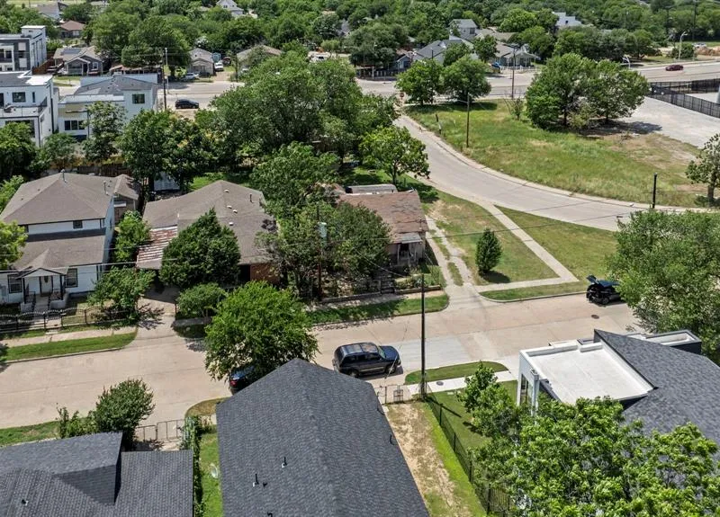 3347 Topeka Avenue, Dallas TX 75212