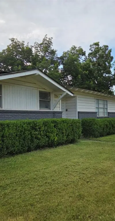 304 S Buffalo Street, Chico TX 76431