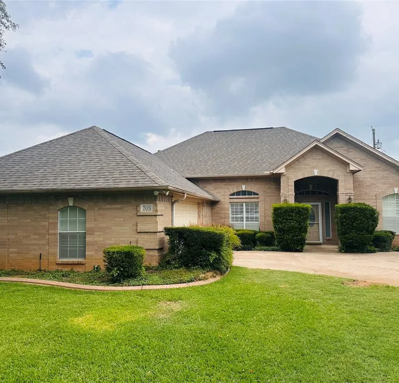 705 Quail Walk, Cleburne TX 76033