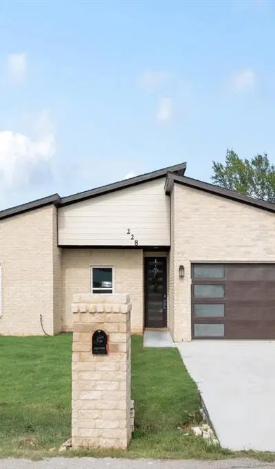228 E Windjammer Road, Gun Barrel City TX 75156
