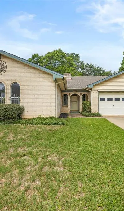 2502 Ashbury Drive, Arlington TX 76015