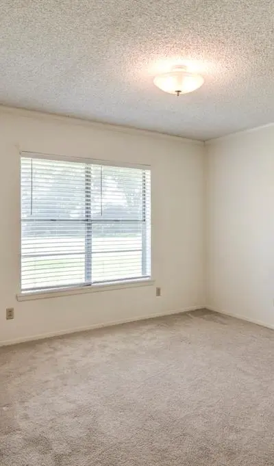 808 S Jefferson Street, Pilot Point TX 76258 - Photo 4
