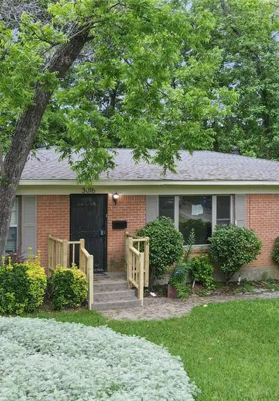 3016 Loganwood, Dallas TX 75227 - Photo 2