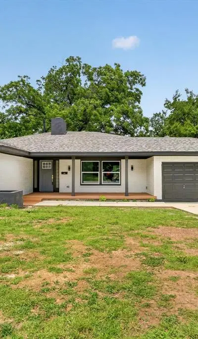 4828 Staples Avenue, Fort Worth TX 76133 - Photo 2