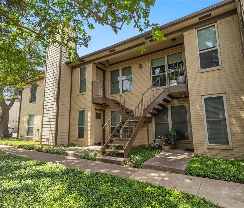 10650 Steppington Drive # 211, Dallas TX 75230