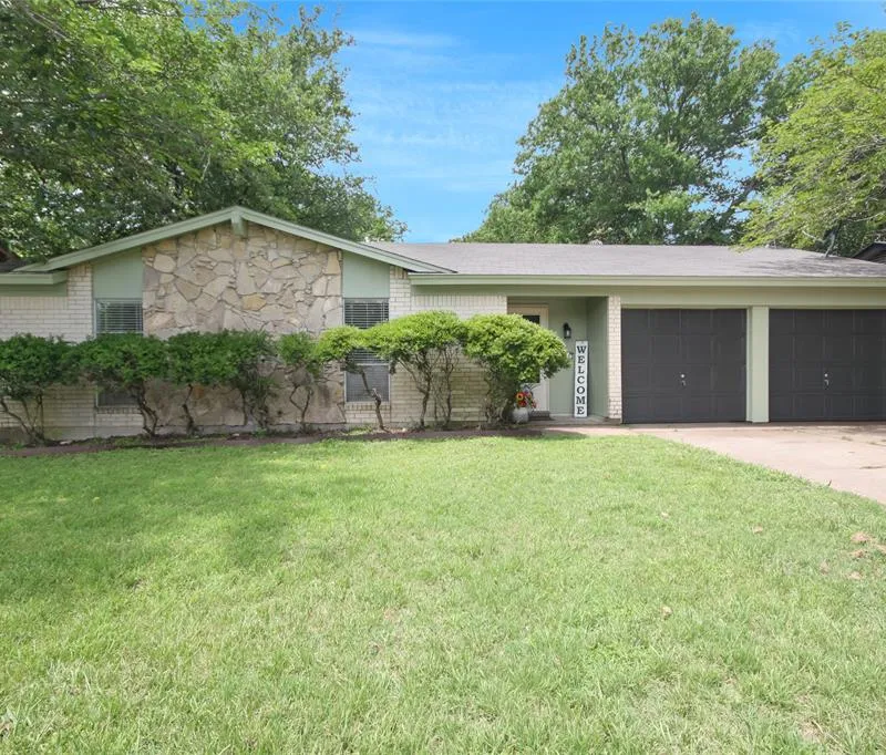 703 N Douglas Avenue, Cleburne TX 76033