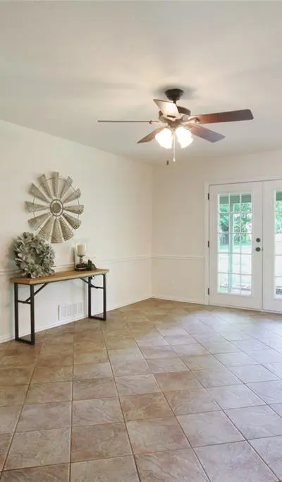 703 N Douglas Avenue, Cleburne TX 76033 - Photo 5
