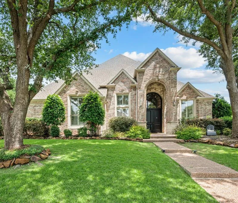 1111 Calais Drive, Southlake TX 76092