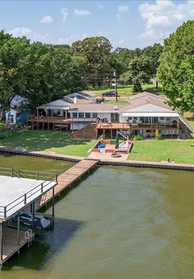 105 Bluewater Circle, Mabank TX 75156